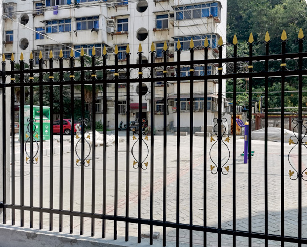 十堰鐵藝護欄的維護常識是什么？